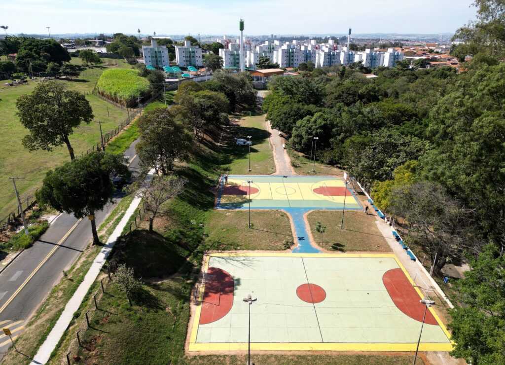 campinas-fecha-bosque-ferdinando-tilli,-no-parque-valenca,-apos-chuvas