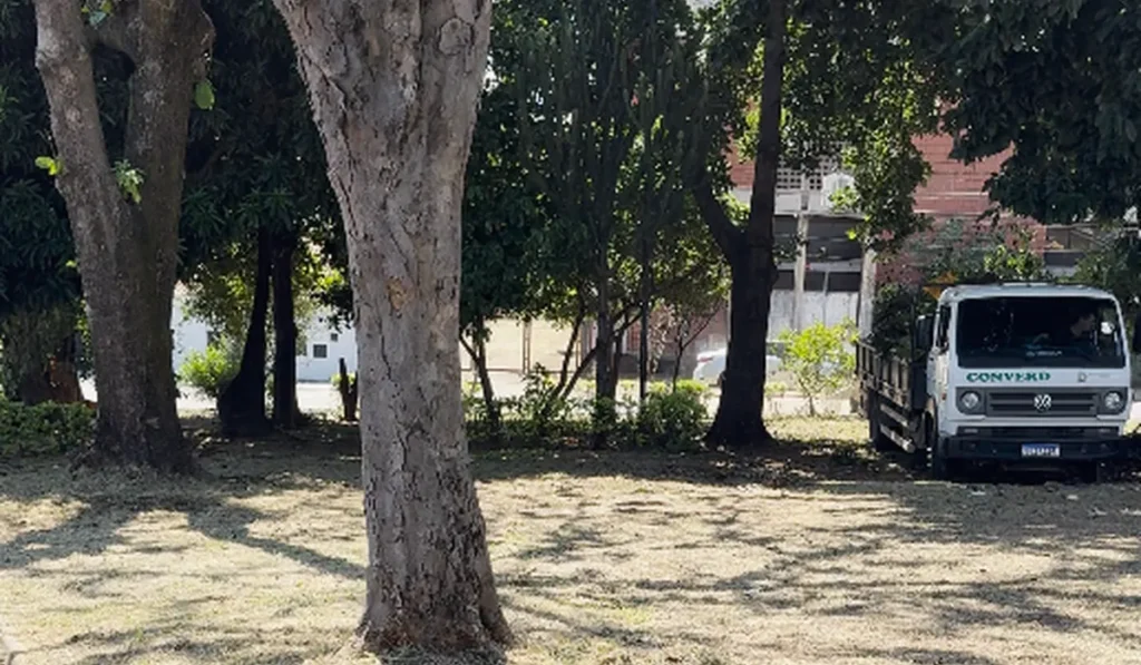 prefeitura-mobiliza-frentes-de-rocagem-e-tapa-buracos-em-diversos-bairros