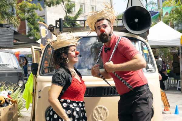 cine-kombinha-leva-diversao,-pipoca-e-arte-para-o-publico-paulista