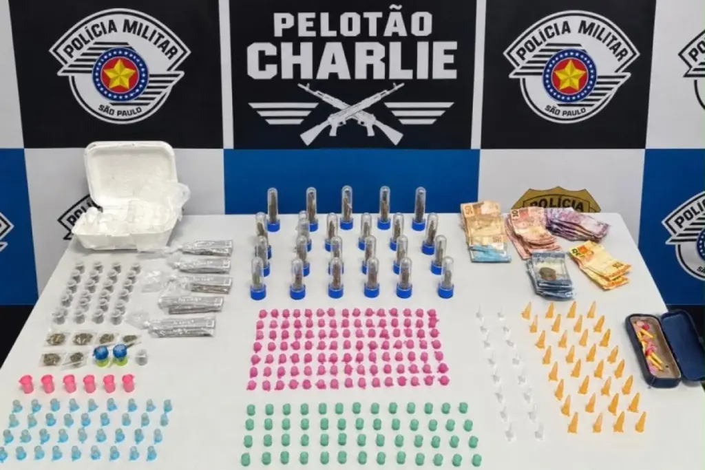Homem é apreendido por tráfico depois de PM localizar drogas no Jardim Itatinga, em Campinas homem-e-preso-por-trafico-apos-pm-localizar-drogas-no-jardim-itatinga,-em-campinas